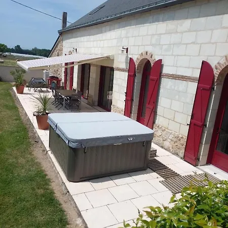 Jolie En Pierre De Tuffeau * Longué