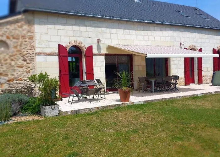 Jolie En Pierre De Tuffeau