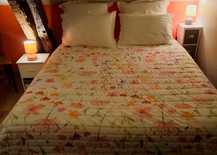 Jolie En Pierre De Tuffeau